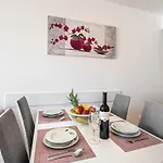 Apartment Sara